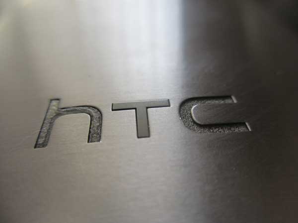 HTC-One-M8-Back-Letters-Problem