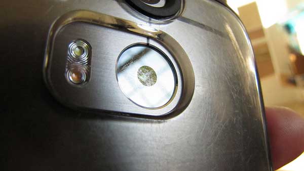 HTC-One-M8-Scratched-Lens-Problem
